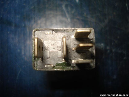 Niebla relé VW Golf Caddy Passat 3C Audi A2 A4 A6 Q7 Nr.395 8Z0951253