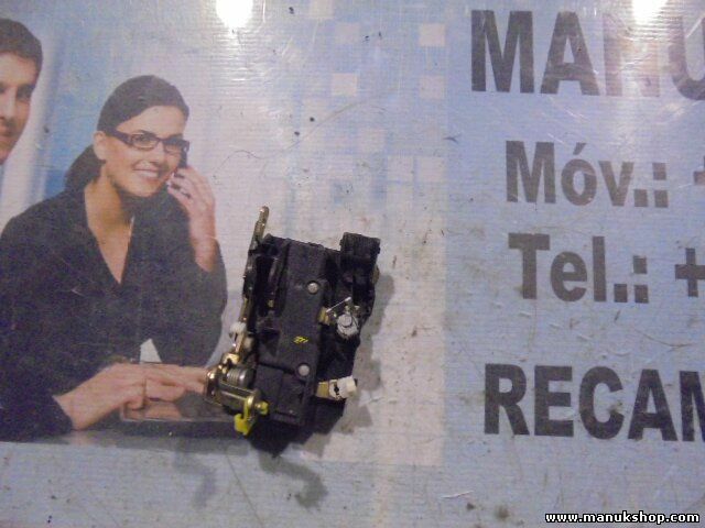 Serratura porta anteriore destra Renault Kangoo 1997-2003 8200727504