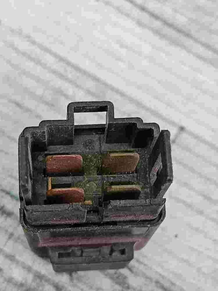 Relé de potencia Kia Sorento 952253E000 95225-3E000 12V 13A Deco BK1