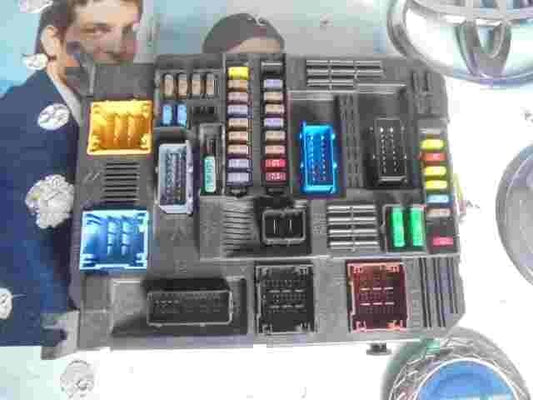 Caja de fusibles de relé Peugeot BSI-EL3-CEM00 982632358000 9826323580-00