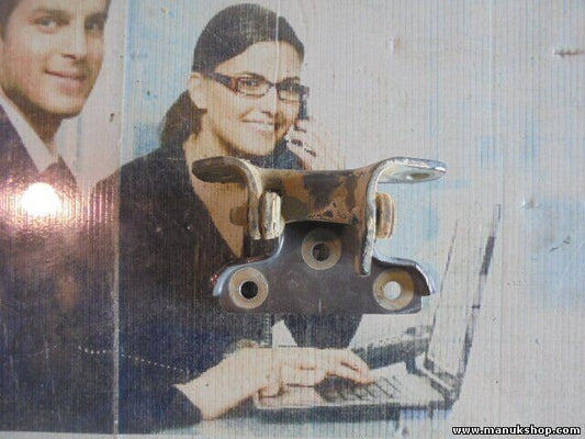 Bisagra de la puerta trasera izquierda abajo Land Rover Discovery II LJ, LT 2.5