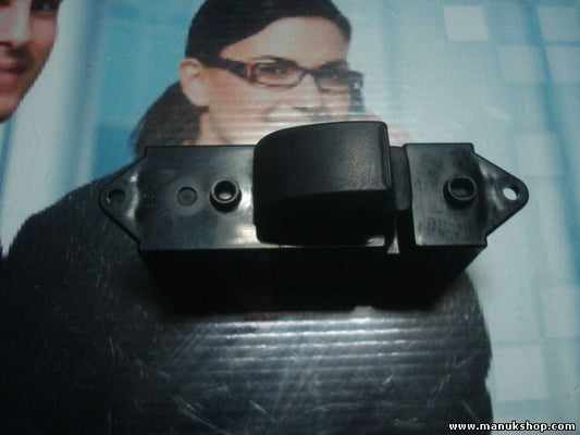 mando botonera elevalunas Mitsubishi Colt 8608A077 C8D-D563M-UK F000150 120106A