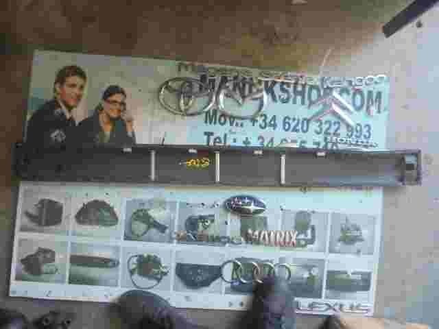 Moldura de puerta delantera izquierda Audi 100 С3 Quattro 200 447853953