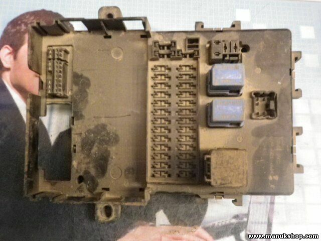 Caja de fusibles Nissan Terrano Ford Maverick 243509F500 24350-9F500 6D19