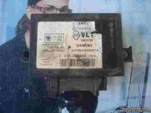 Relé Renault Clio I 7700845678 SIEMENS S105240002A