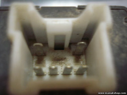 Módulo de control de la carrocería Mitsubishi Pajero 2002 12V MR583832