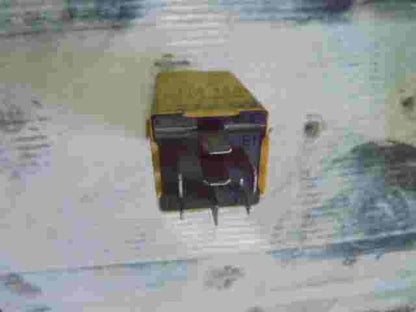 Relé del limpiaparabrisas BMW E32 E38 E39 E53 61311378052 HELLA 4RA00514500