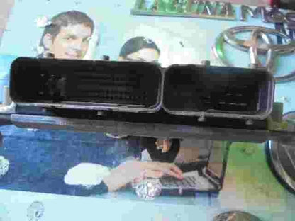 Centralita Chrysler Voyager 2.8 P05094285AF HB5AA0 1039S14826 BOSCH 02810121