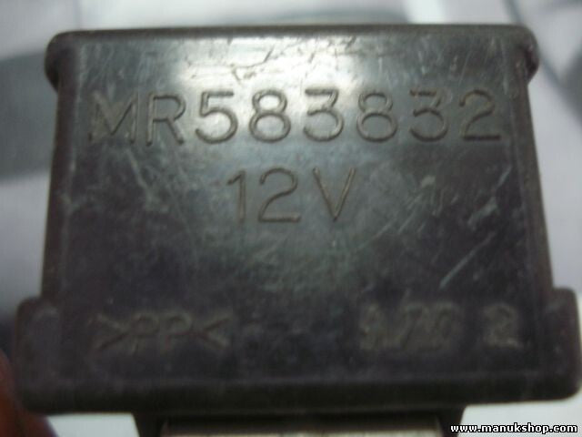 Módulo de control de la carrocería Mitsubishi Pajero 2002 12V MR583832