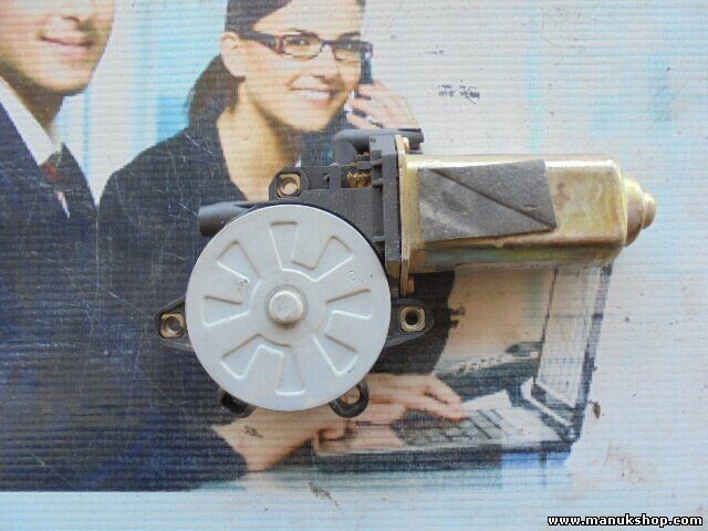 Motor elevalunas trasero izquierdo Land Rover Discovery II LJ, 9926891009470