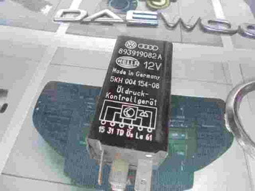 La presión de aceite supervisión de dispositivos relé Audi 80 90 893919082A