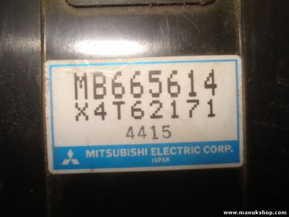 Centralita de suspensión de aire Mitsubishi Pajero Montero MB665614 X4T62171