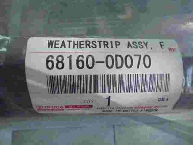 Moldura Toyota Yaris 2005-2011 681600D070 68160-0D070