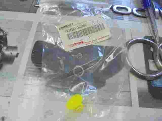 Grommet  Lexus IS II GS Toyota Avensis II 9018906066 90189-06066
