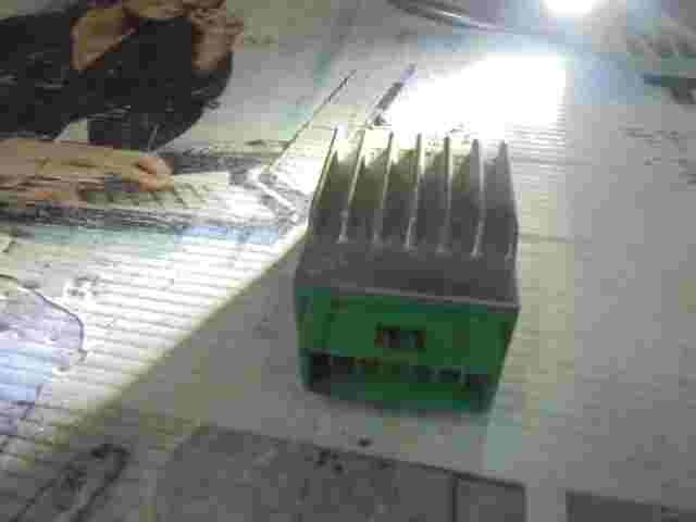 Regolatore raddrizzatore di tensione SGR Peugeot XP6 XPS Rieju 68201002 01110...