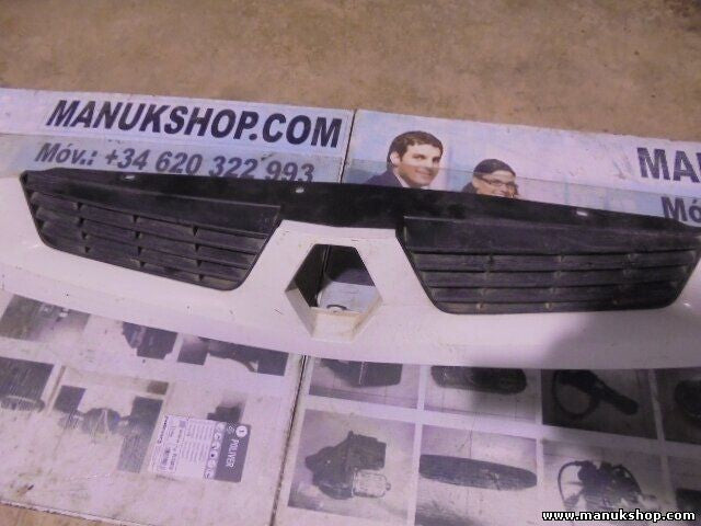 Parrilla rejilla frontal delantera Renault 8200150629C 8200 150 629 8200150629