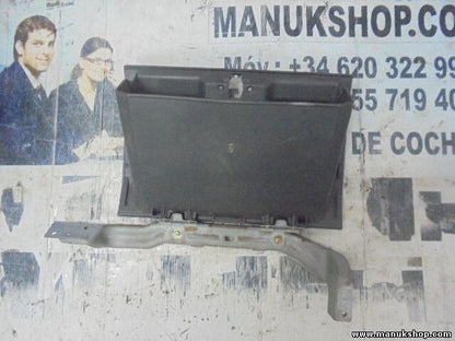 Guantera Mitsubishi Pajero Montero MB652136 (1992–2000)