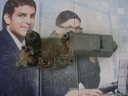 Motor del limpiaparabrisas trasero Land Rover Discovery 22141542 AMR 387212M71