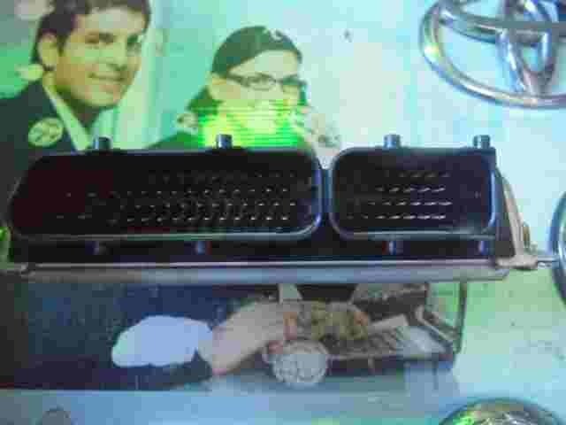 Centralita Audi A4 1.8 8D0907557S 8DO907557S 26SA4561 BOSCH 0261204182/183