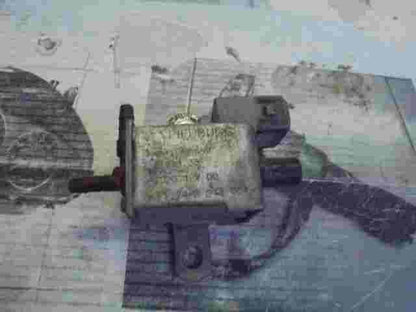 Valvola per vuoto BMW 3 E36 5 E34 72191133 7.21911.33 Pierburg 11742243 94T325