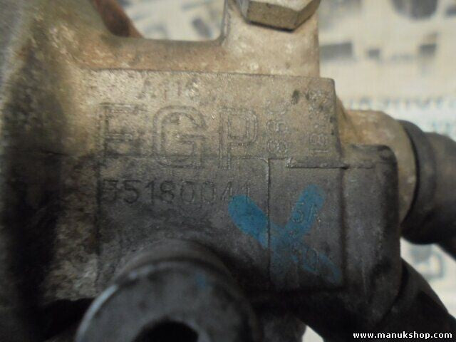 Caja del termostato Fiat Idea Punto 1.3 JTD 55180041