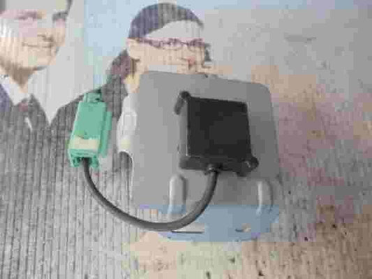 Amplificador de antena Mazda CX-7 EG2366DY0 EG23 66 DY0 EG23-66-DY0 K5006