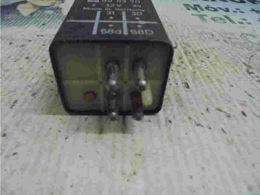 Relé Mercedes-Benz E W124 0045450832 004 545 08 32 898370 89 83 70