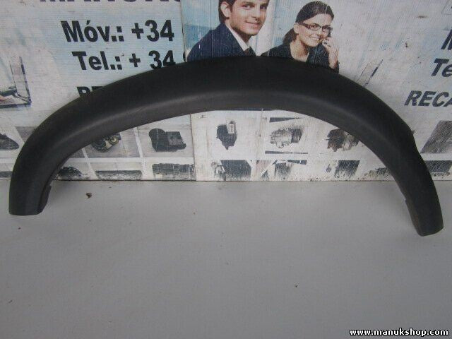 Moldura aleta izquierda Land Rover Discovery II LJ, LT 2.5 Td5 4x4 DFJ100450