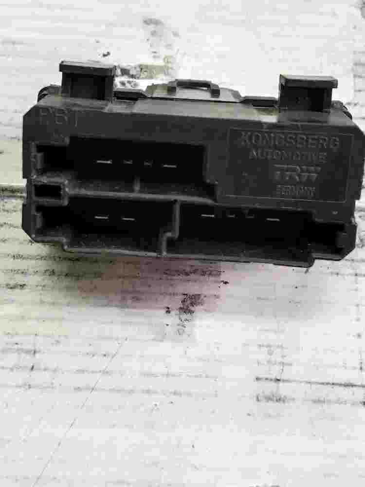 Unidad de control de la calefacción del asiento Volvo 31268908 TRW BQ8AA 09W284