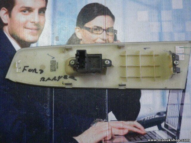 mando botonera elevalunas Mazda BT-50 Ford Ranger FoMoCo UR796637YA UR79 66 37YA