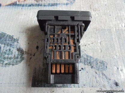 Interruptor de emergencia warning Nissan Terrano Ford Maverick LK