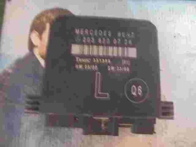 Unidad de control de la puerta Mercedes W203 C280 2038200726 Q6 TEMIC 351369 (L)