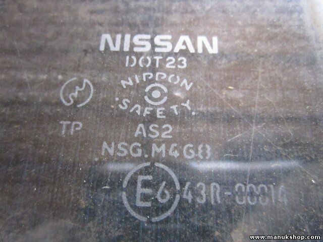 Triángulo Cristal de la puerta trasero izquierdo Nissan Patrol GR 43R00014