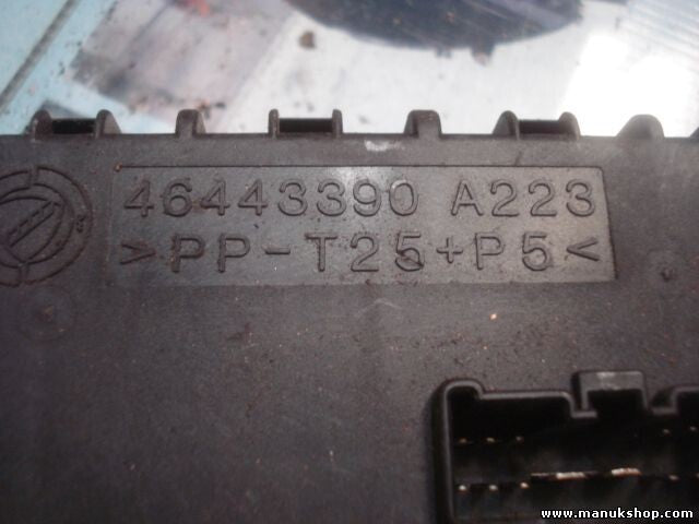 Caja de fusibles Fiat Bravo 182 46443390 A223
