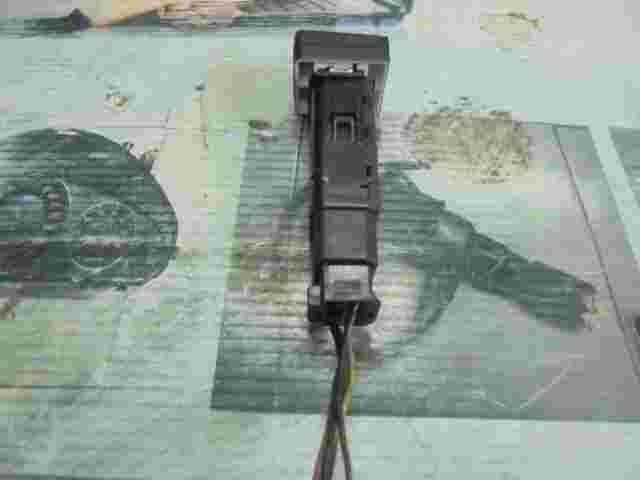 Interruptor Luneta Trasera Desempañador Kia Carens I / II (FJ) 2006 100KW 2A HMC