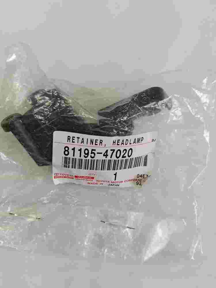 Retainer Headlamp  Toyota Prius 8119547020 81195-47020