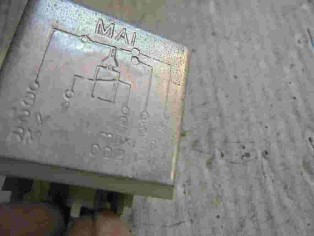 Relé MAI 12V RM 002-1-N 0021N