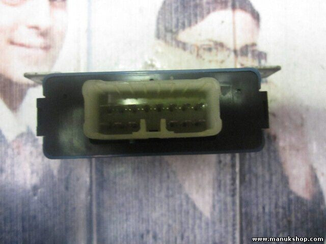 Relé de la antena eléctrica Mitsubishi Pajero 1998-2008 MR517920 MR 517 920