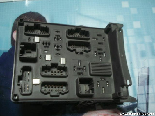 Caja de fusibles Renault Laguna 2.0 2004 16V 518095419 8200148809 8200004201E