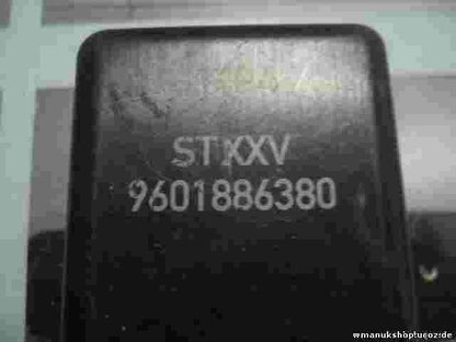 Relé cierre centralizado Citroen Peugeot 306 405 C93 9601886380 STXXV