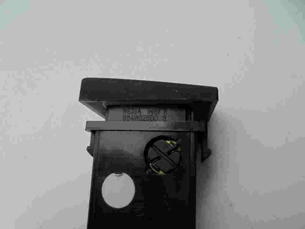 Interruptor Luneta Trasera Desempañador SsangYong Rexton 864W02500 3