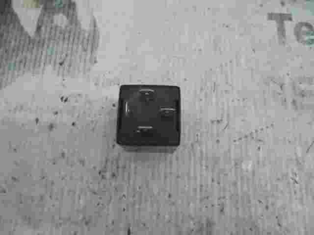 Relé limpiaparabrisas trasero  Golf 3 Passat Polo 191955529 95VW17K542AA Nr.72