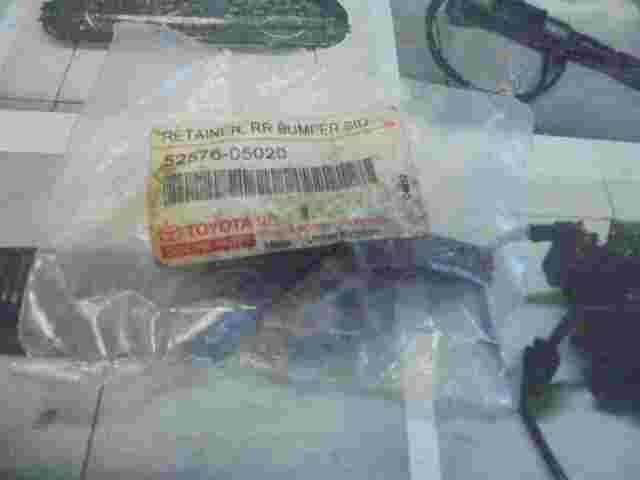 Fermo paraurti posteriore lato Toyota Avensis 5257605020 52576-05020