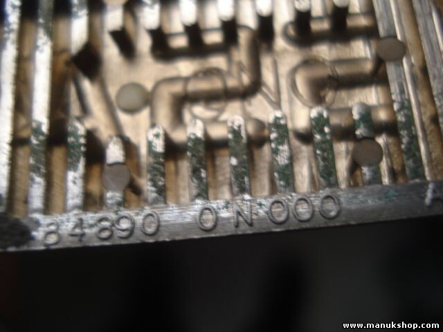 Emblema trasero Nissan Almera 848900N000 84890 0N000