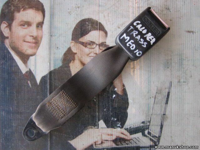 Chiusura cintura di sicurezza posteriore media Hyundai Galloper P21613 P 216 13