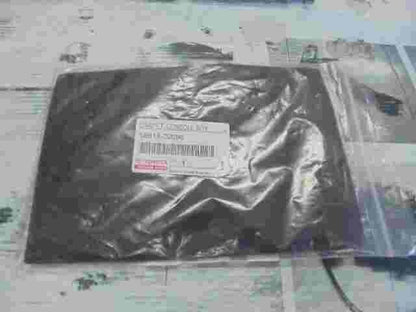 Carpet Console Box  Toyota Auris 5881502090 58815-02090