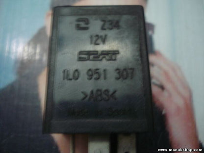 Relé  Audi Seat Ibiza Nr .292 1L0951307 1L0 951 307 1LO951307