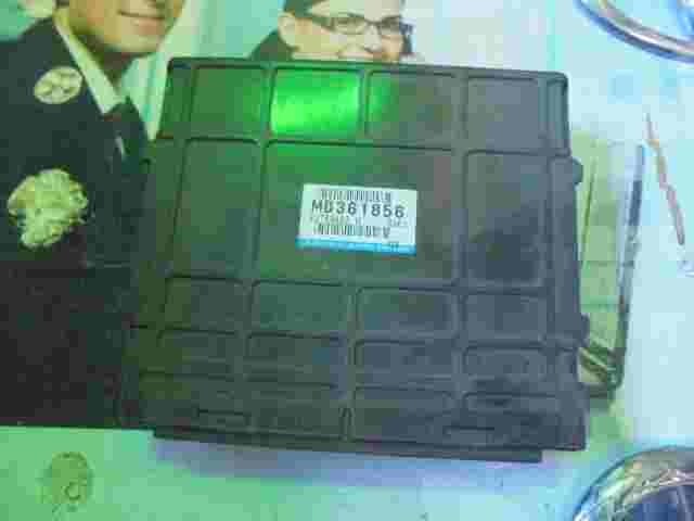 Centralita  Mitsubishi Carisma MR507705 E2T73375 HS