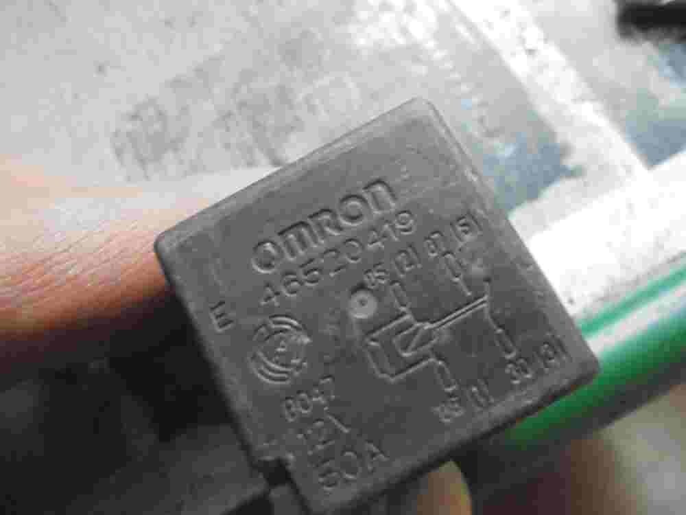 Relé Iveco Daily Lancia Lybra Fiat 46520419 OMRON B047 12V 50A