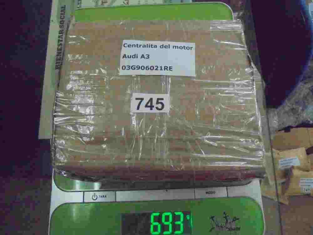 Centralita Audi A3 VW Seat Leon 03G906021RE 03G906021AB BOSCH 0281014123